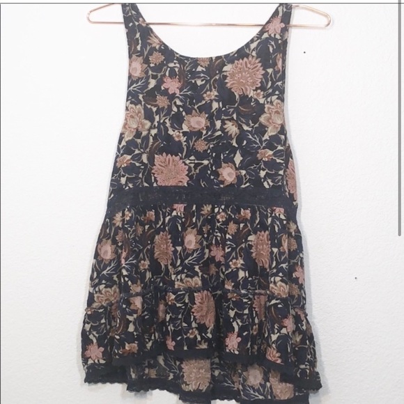 American Eagle Outfitters Tops - American Eagle drop waist floral sleeveless top